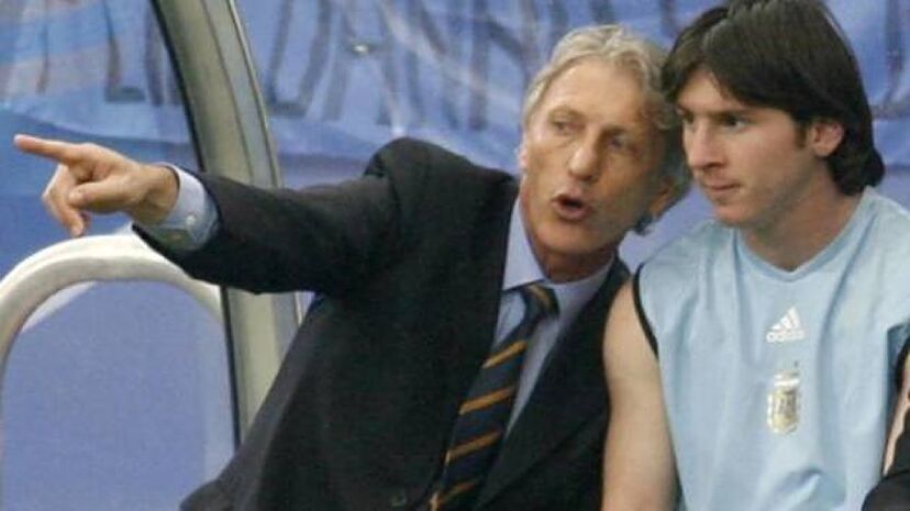 কে হবেন আর্জেন্টিনা দলে মেসির উত্তরসূরি, জানালেন সাবেক গুরু