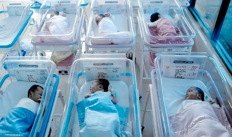 একসঙ্গে ৬ সন্তান জন্ম দিয়ে চাঞ্চল্য সৃষ্টি করলেন প্রবাসীর স্ত্রী