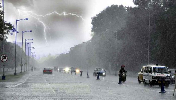চার বিভাগে ভারি বর্ষণের শঙ্কা, গরম কমবে না